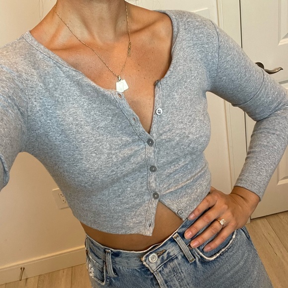 Aritzia Button Up Long Sleeve - Picture 2 of 12
